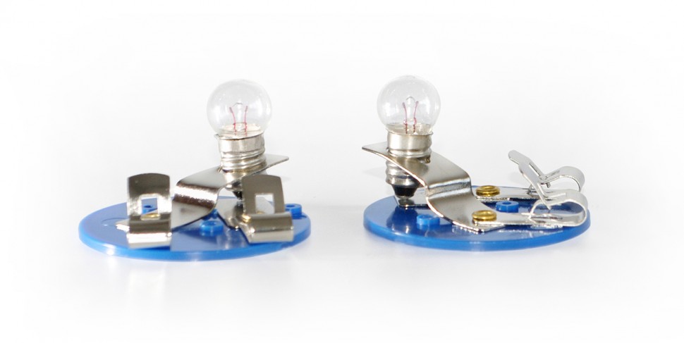 //cdn.labbox.ru/site-2375/product/lampa-na-podstavke/EM9099-1.jpg Лампа на подставке