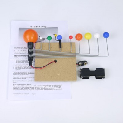 //cdn.labbox.ru/site-2375/model-solnechnoj-sistemy-laboratornaya/0156_Orbit_Orrery_v2_(pack)_enlpp.JPG